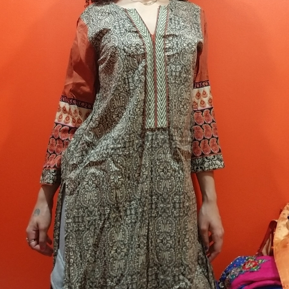 Sana Safinaz Tops - Salwar Kameez